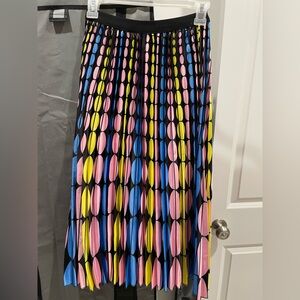 Small cute colorful vibrant skirt! Maxi modest